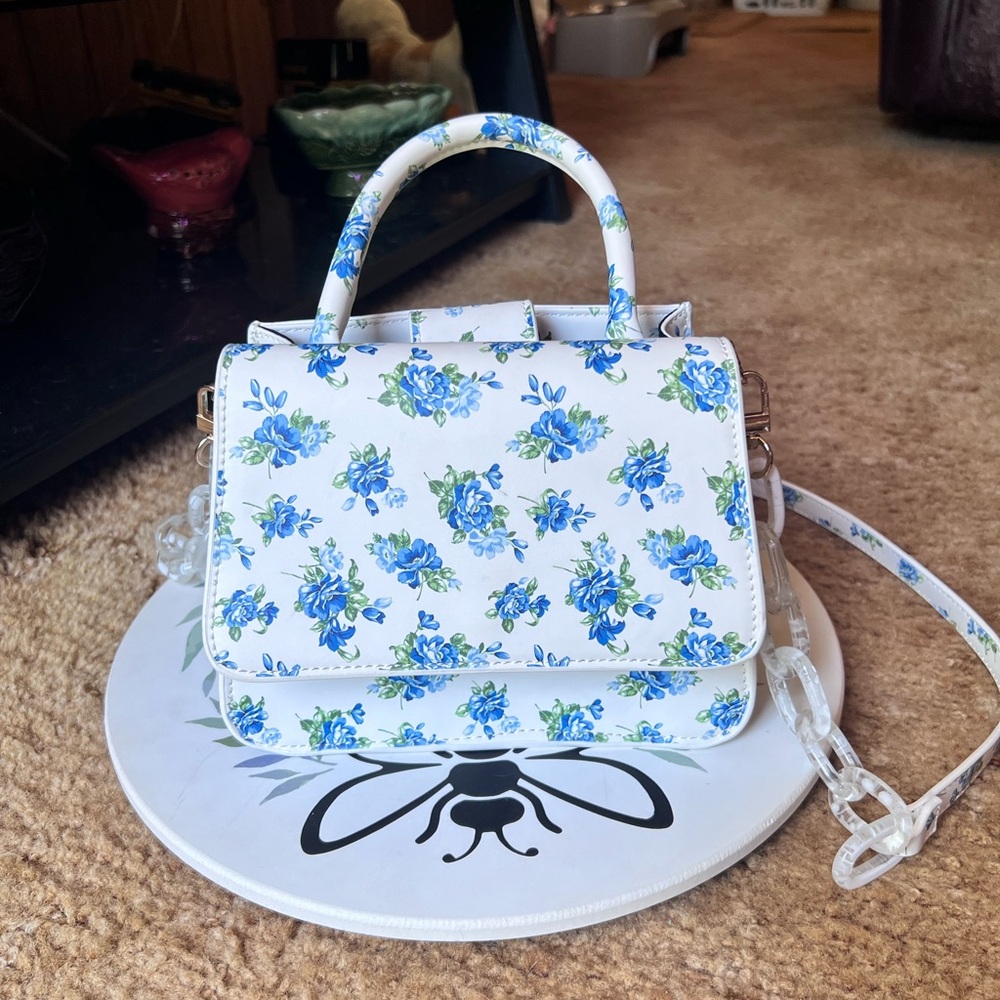 HOUSE OF WANT WE ARE CHIC VEGAN LEATHER TOP HANDLE CROSSBODY IN BLUE FLORAL. - Picture 3 of 17